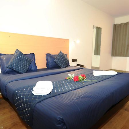 Hotel Noida Grand Sec 58 Eksteriør bilde