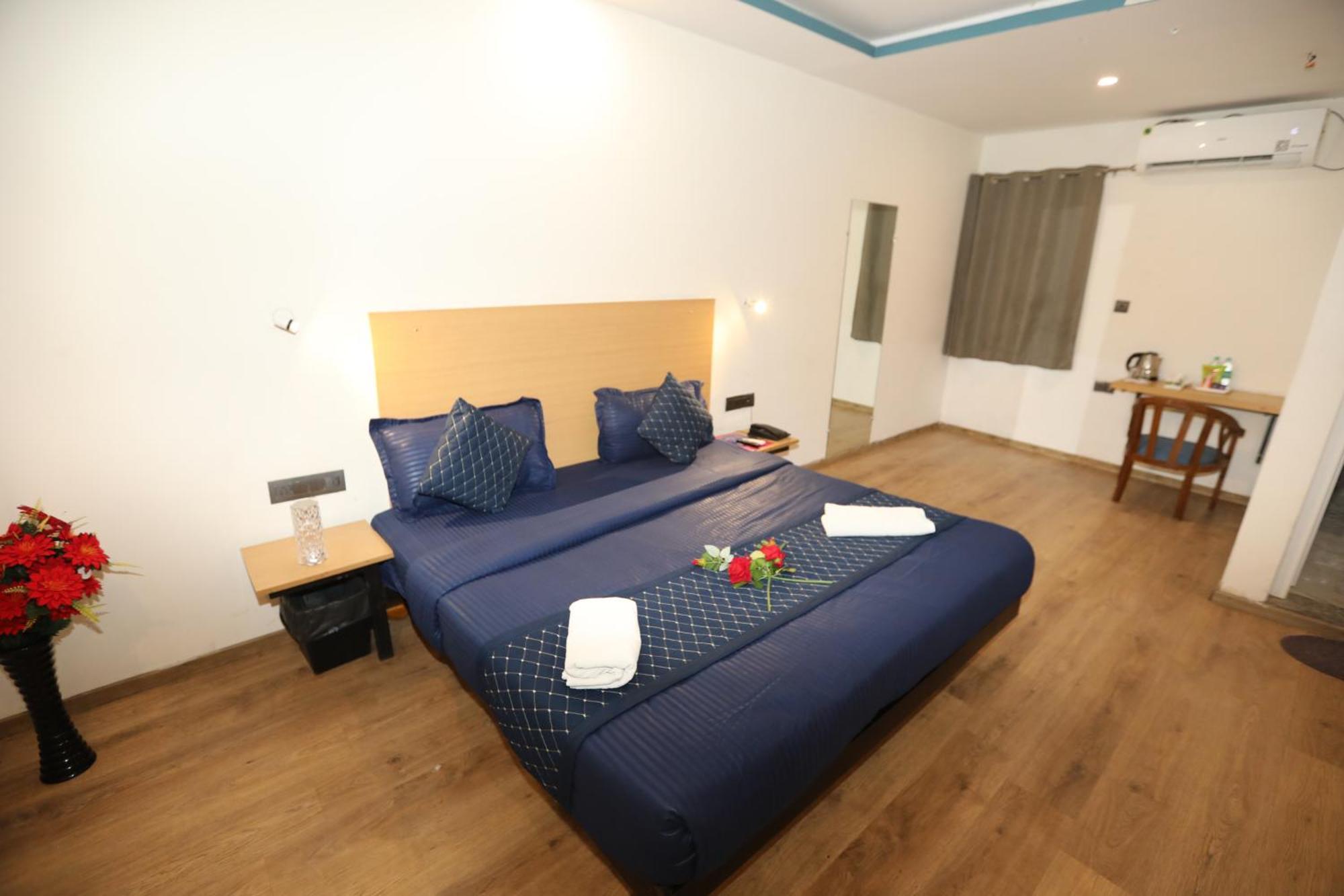 Hotel Noida Grand Sec 58 Eksteriør bilde