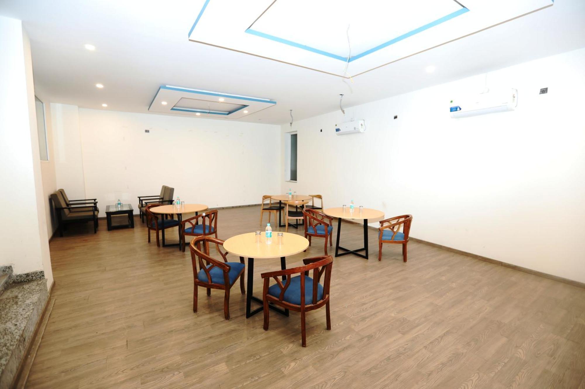Hotel Noida Grand Sec 58 Eksteriør bilde