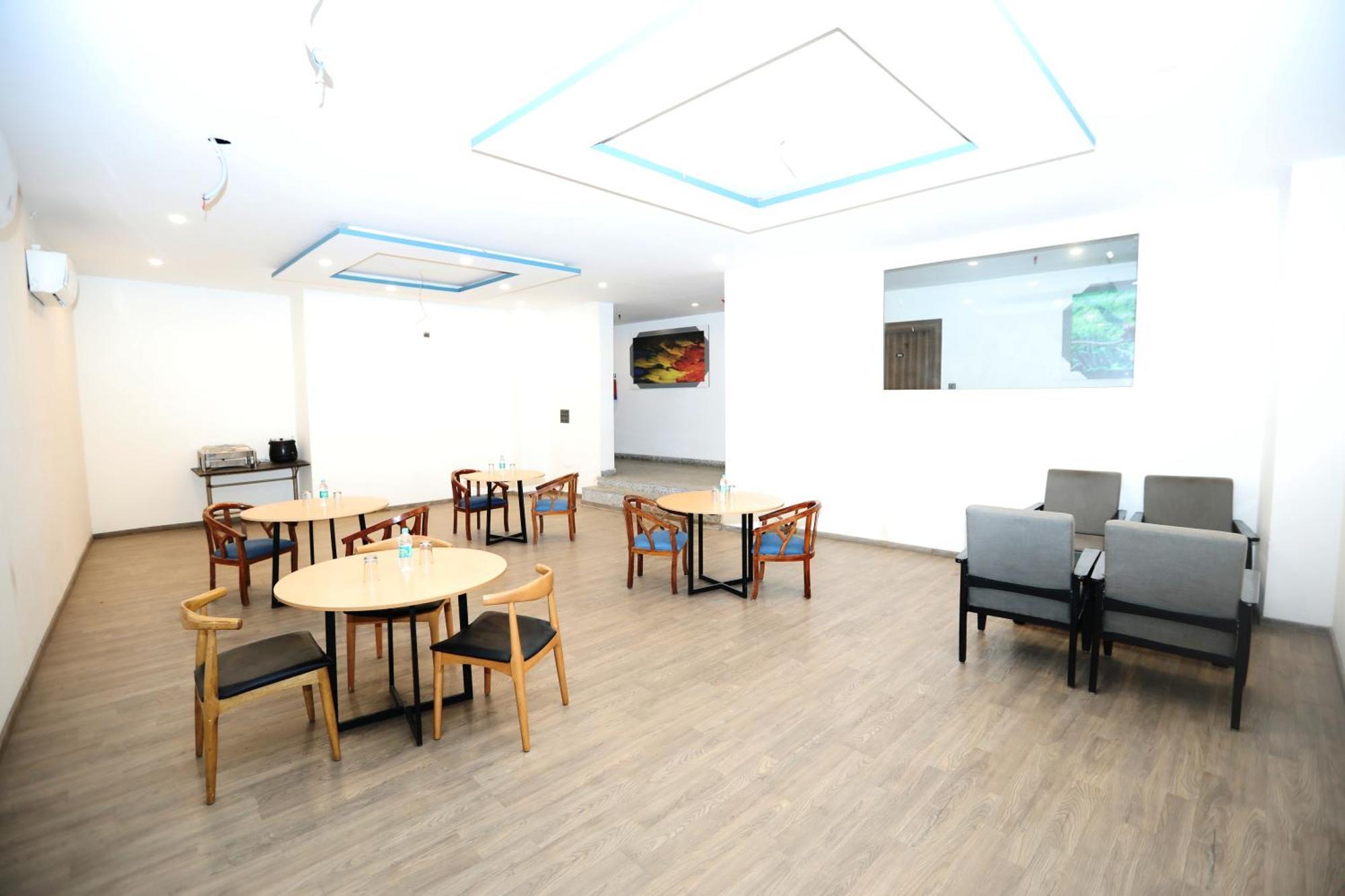 Hotel Noida Grand Sec 58 Eksteriør bilde