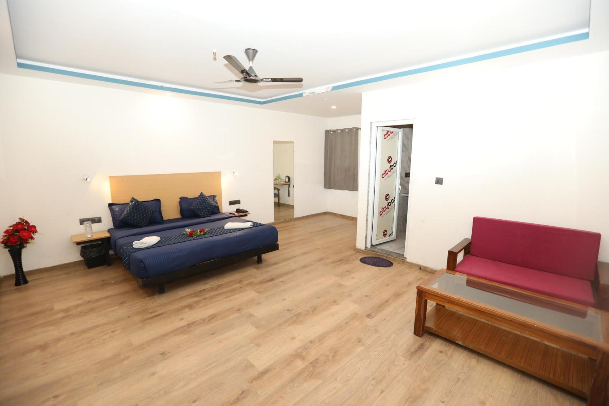 Hotel Noida Grand Sec 58 Eksteriør bilde