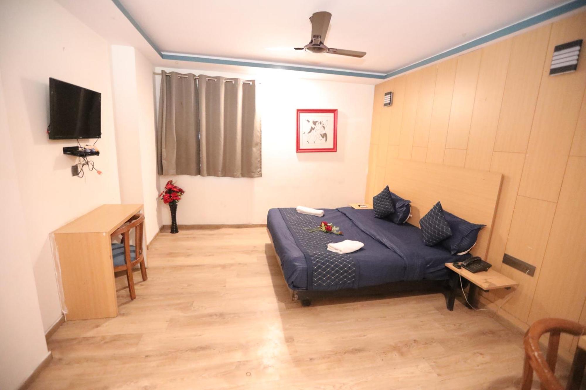 Hotel Noida Grand Sec 58 Eksteriør bilde