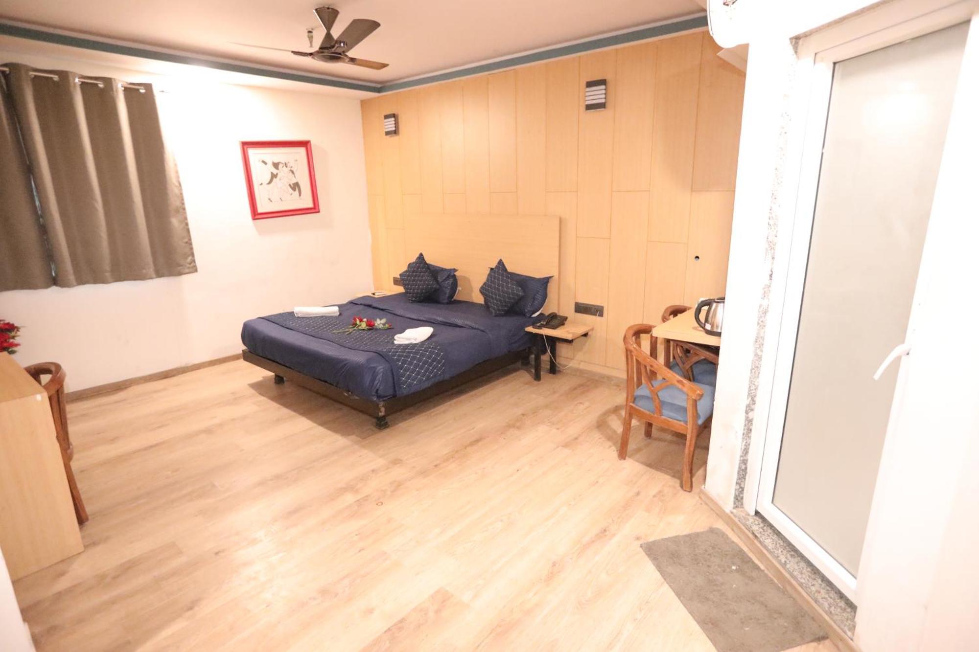 Hotel Noida Grand Sec 58 Eksteriør bilde