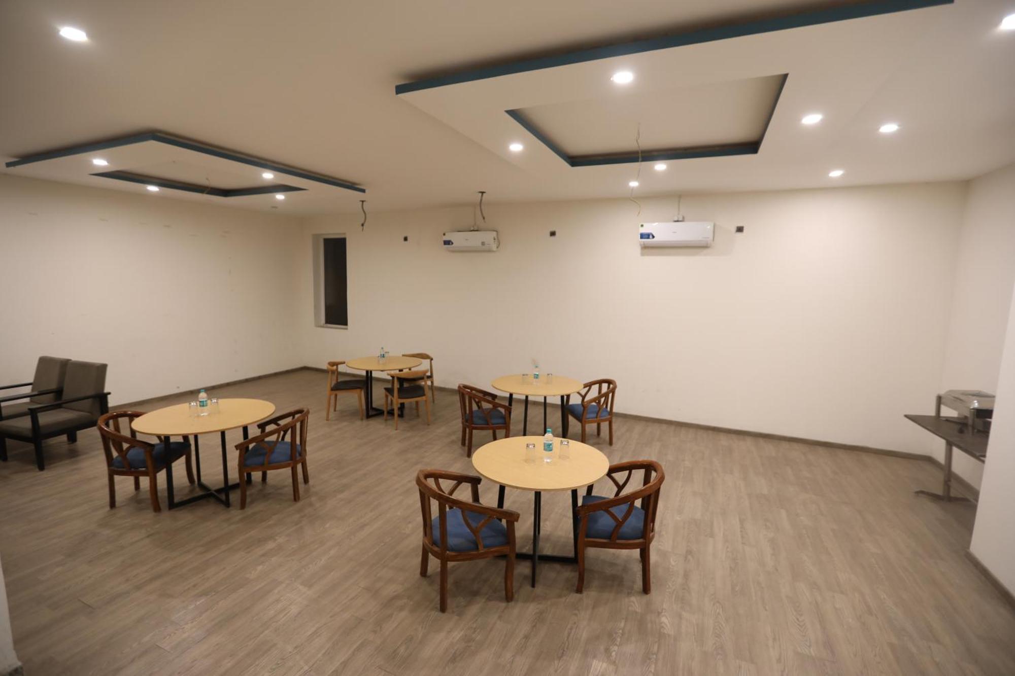 Hotel Noida Grand Sec 58 Eksteriør bilde