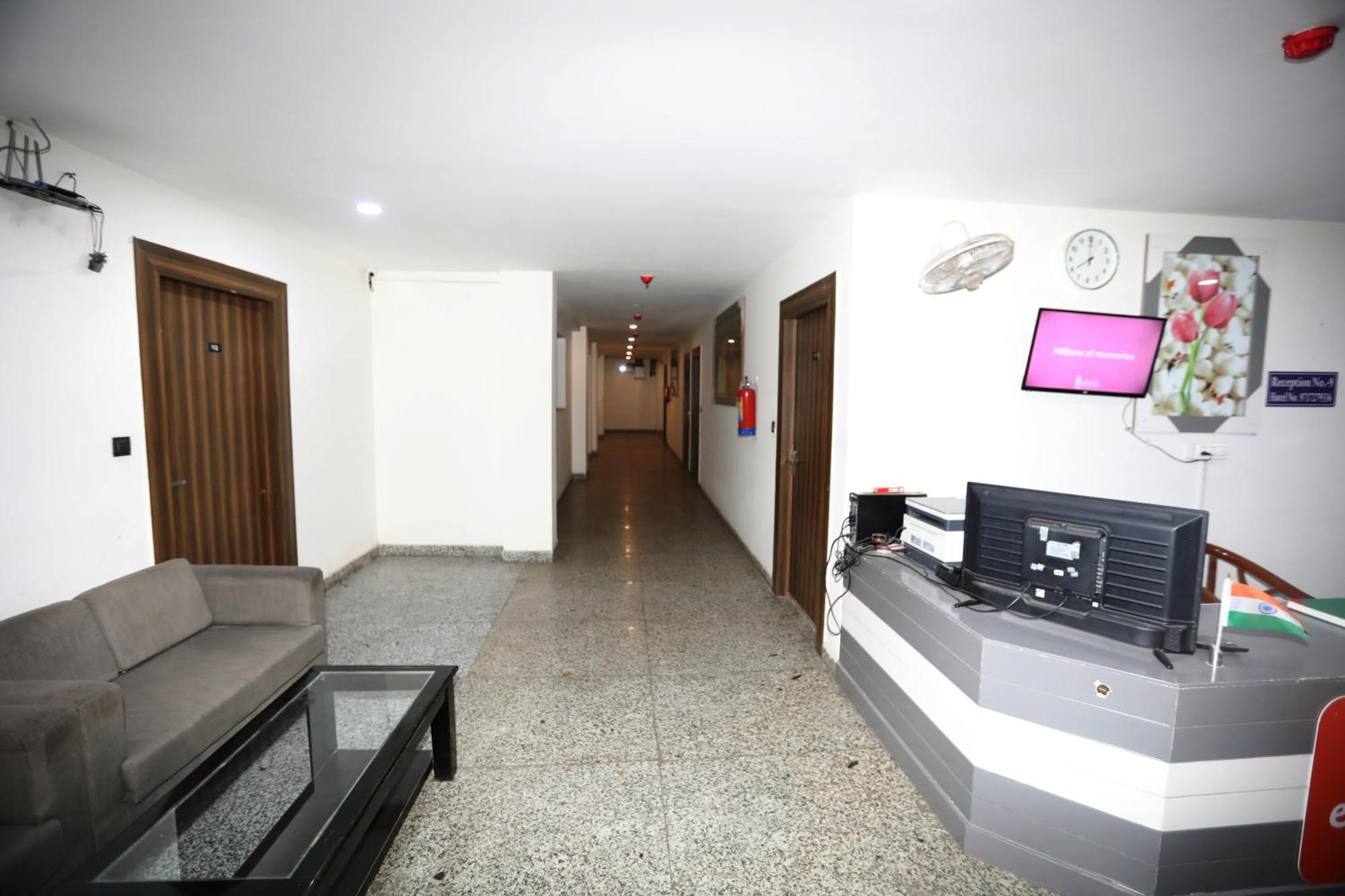 Hotel Noida Grand Sec 58 Eksteriør bilde