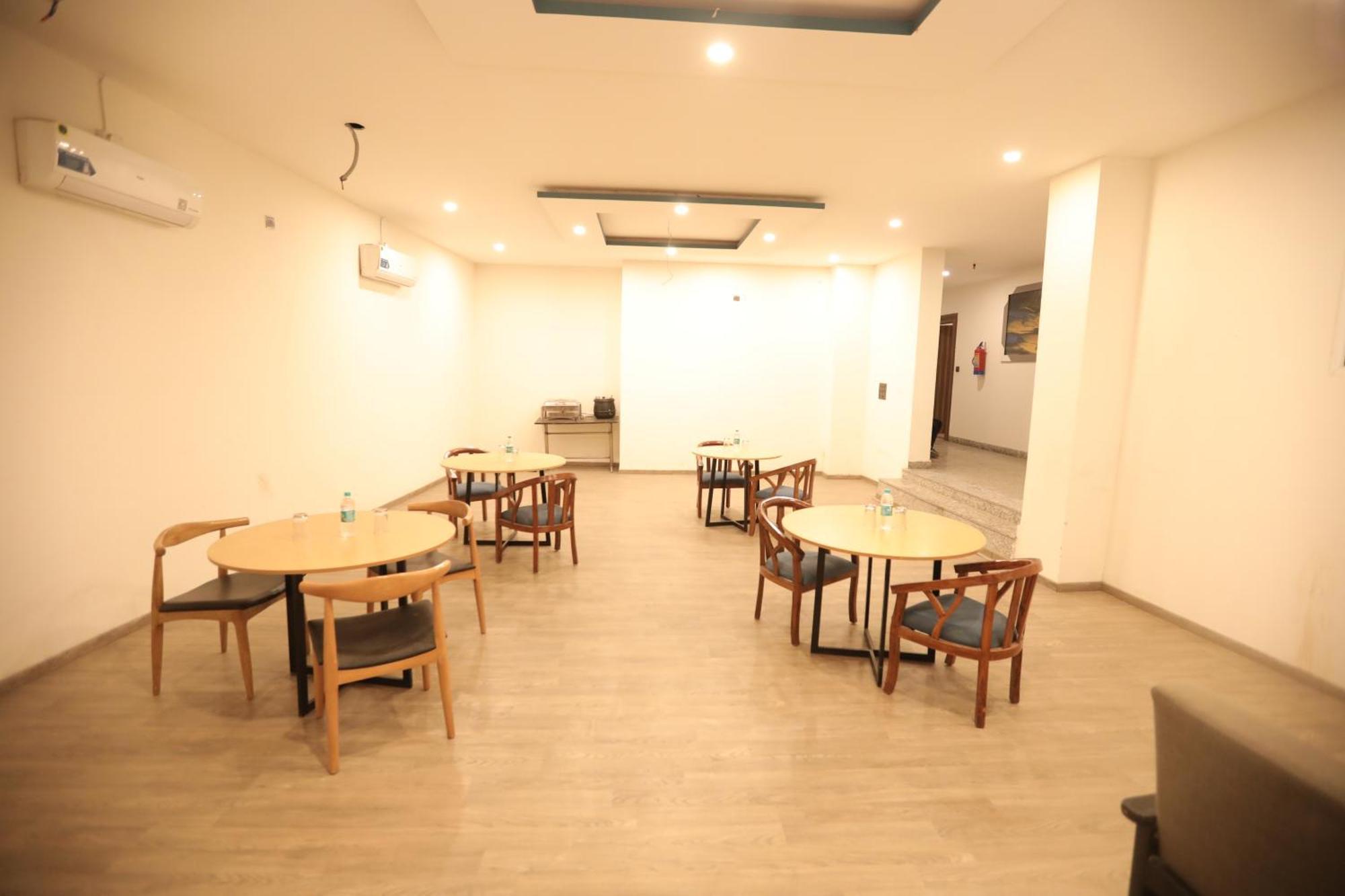 Hotel Noida Grand Sec 58 Eksteriør bilde