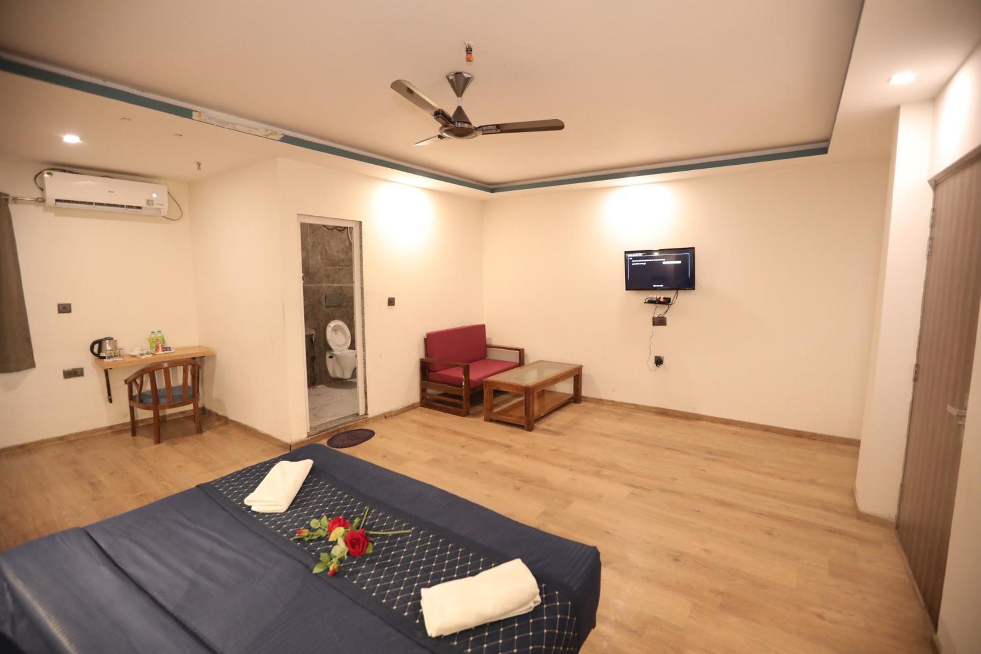 Hotel Noida Grand Sec 58 Eksteriør bilde