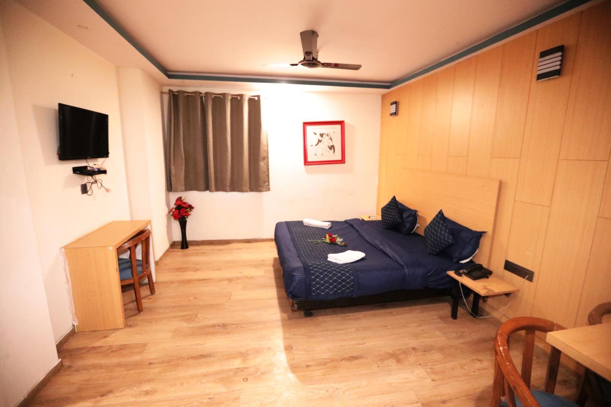Hotel Noida Grand Sec 58 Eksteriør bilde