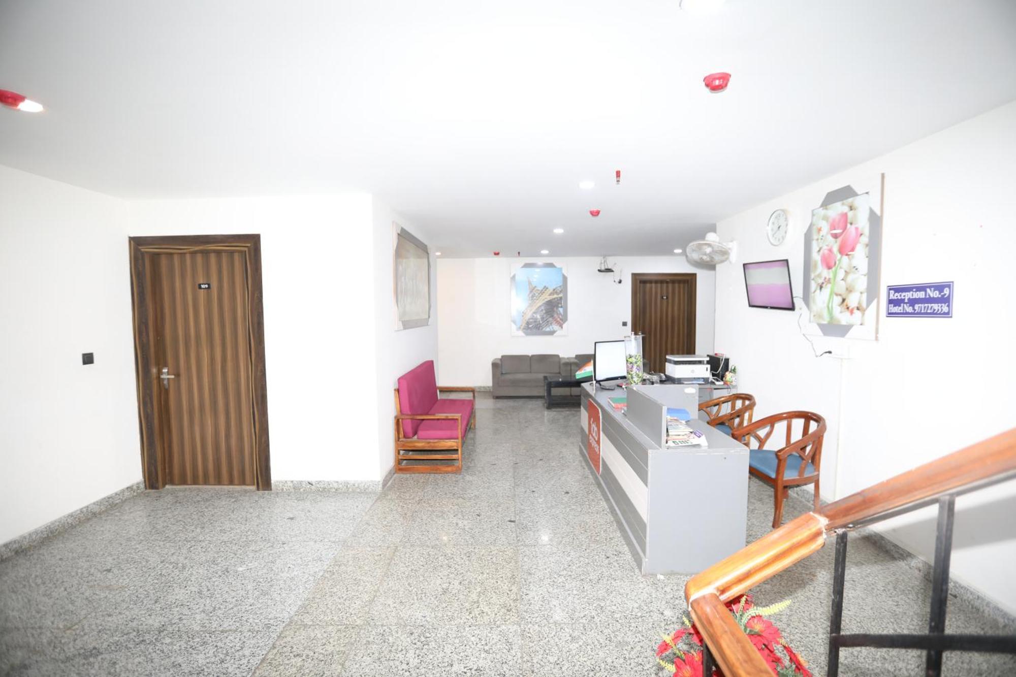 Hotel Noida Grand Sec 58 Eksteriør bilde