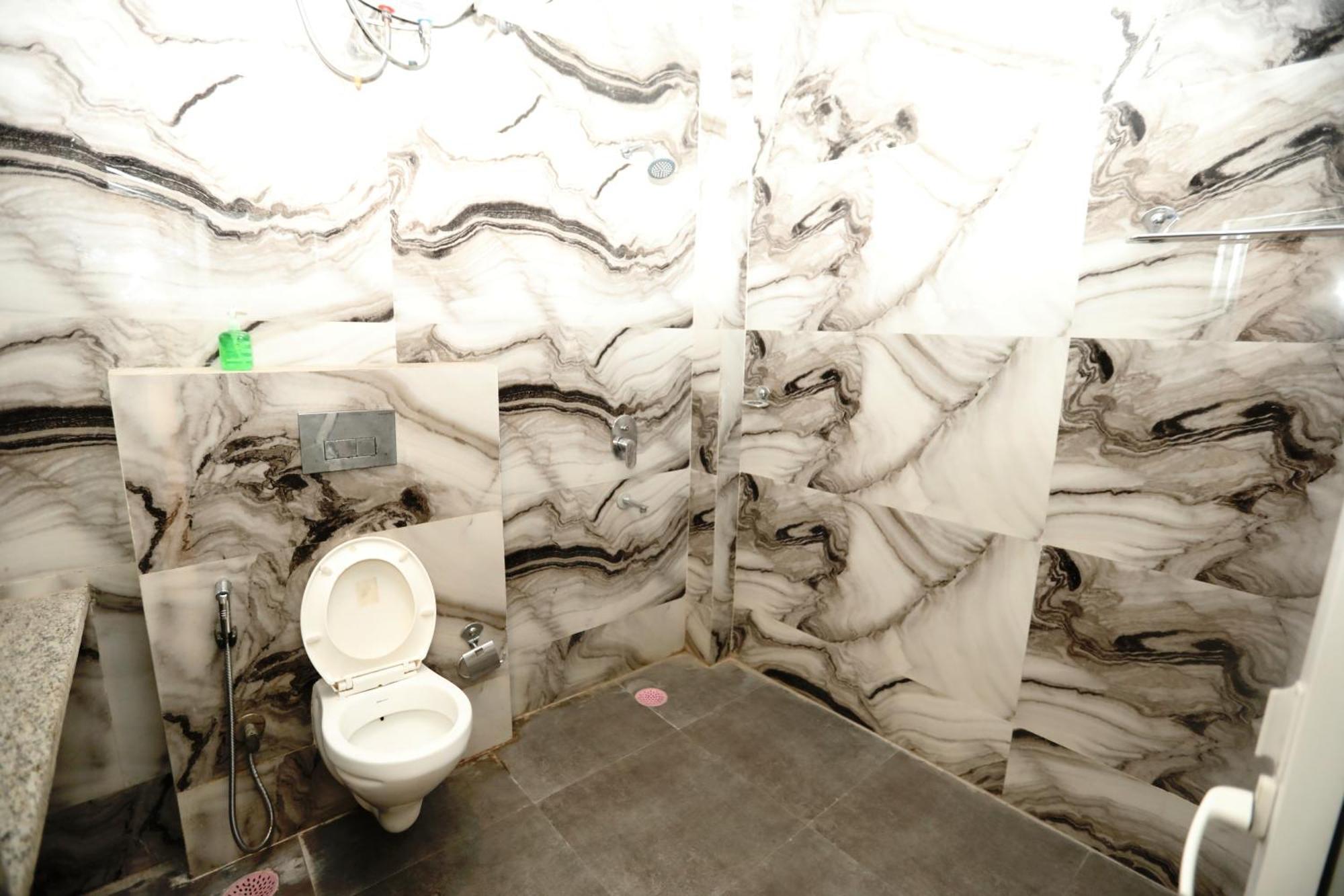Hotel Noida Grand Sec 58 Eksteriør bilde